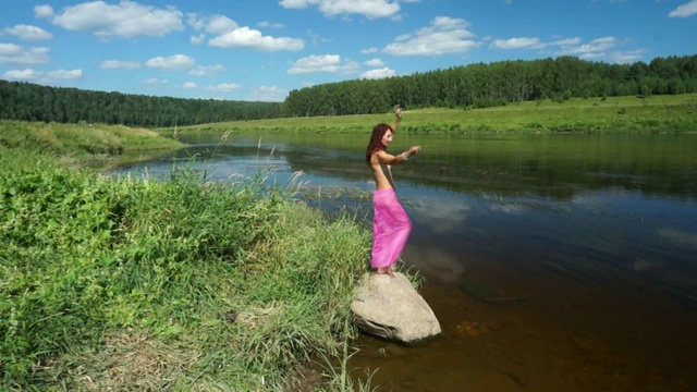 Dance on the Bowlder смотреть онлайн