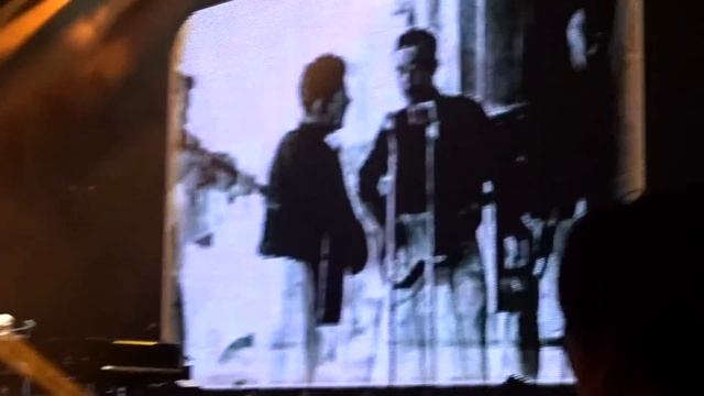 Sir Paul McCartney live concert Lubbock, Texas signs aTribute to Buddy Holly смотреть онлайн