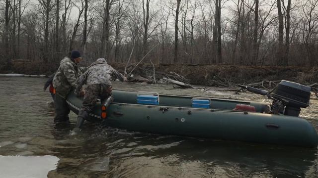 ЛЕНОК и ХАРИУС на горной реке! Встреча с другими рыбаками и байки за столом! смотреть онлайн