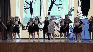 "Это школа" (между первым и последним звонком)"@"Валерий Быков