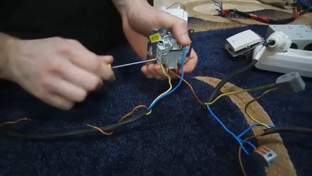 Управление светом из 3 мест, без распеределительной коробки! смотреть онлайн