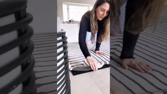 ПРЕЛЕСТИ ТОНКОГО КОВРА #shorts смотреть онлайн