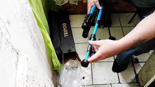 Штатив трипод для камеры и смартфона.Обзор распаковка. смотреть онлайн