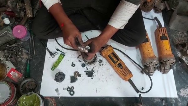 DeWalt Dw824 125mm 1000w , DW 801 Angle Grinder Machine Repair ,  long time use , 8 your old machin