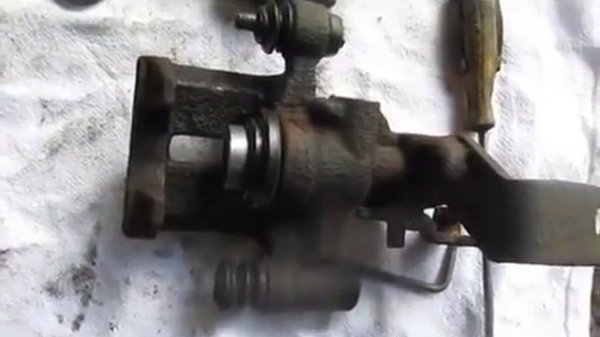 мазда задний суппорт