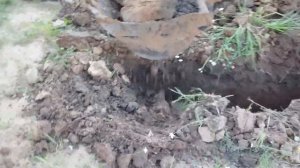 Мини эксковатор ландформер 100. Как правильно копать на этой штуке.