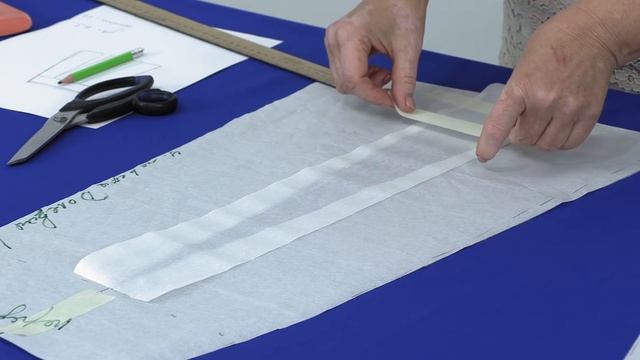 Надоели юбки-карандаши. Моделируем веселенькую юбку-трапецию с кокеткой и двумя встречными складками