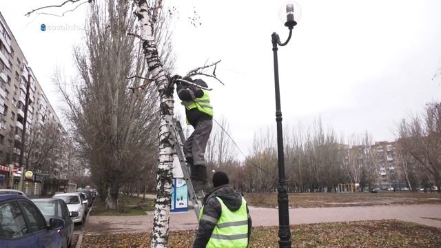 Улицы Самары начали украшать к Новому году смотреть онлайн