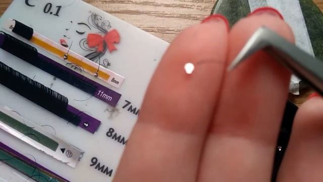 Крепим стразы на ресницу смотреть онлайн