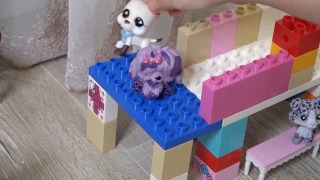 Alisa shows her new toys Littelest Pet Shop / Алиса показывает свои новые игрушки LPS смотреть онлайн