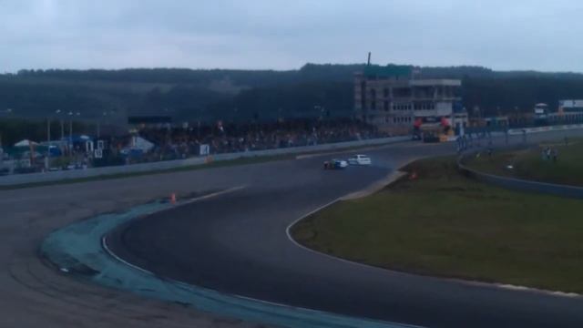 Дрифт на Лексусе IS-250 и Ниссане GTR. смотреть онлайн