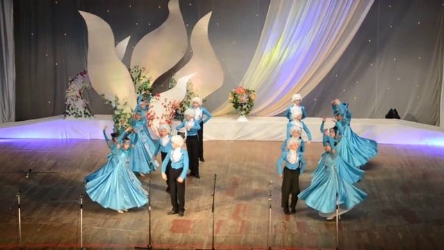 Сюита НА БАЛУ (Полонез, Менуэт Мазурка) на балу в ДК Шинник - ансамбль РАДУГА, г. Днепропетровск смотреть онлайн