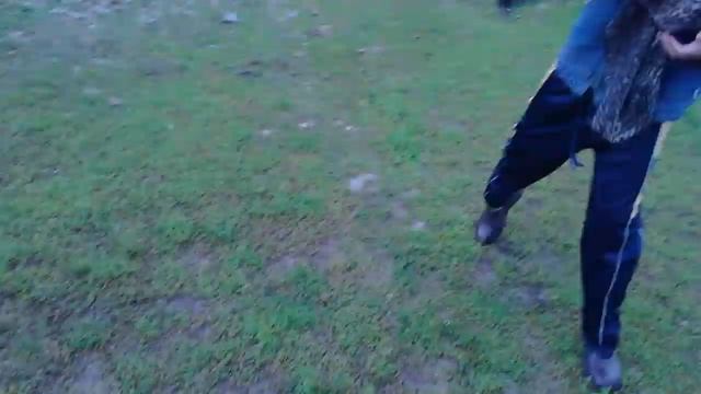 Пьяная девушка за рулём своего автомобиля