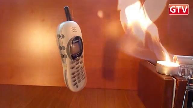 Конкурс GTV: Краш-тест телефона SamsungYP-T10 и Motorola v2288 смотреть онлайн