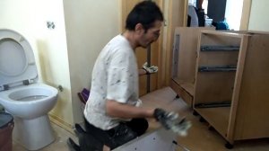 Как снять мебельный выдвижной ящик системы направляющих фирмы блюм.  всё просто.