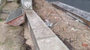 Монтаж блоков для подпорной стенки