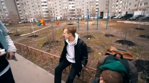 БОГАТЫЙ ШКОЛЬНИК РАЗБИЛ АЙФОН XS MAX БЕДНОМУ. РАЗБОРКИ С РОДИТЕЛЯМИ