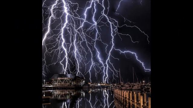 Куда бьет молния! #молния#кудабьетмолния#гроза#грозовойразряд#гром