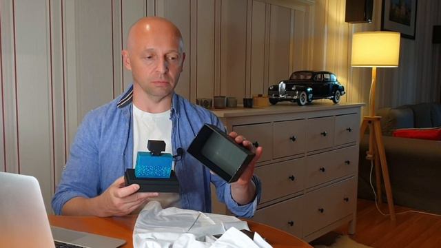 Пригласили на презентацию нового аромата смотреть онлайн