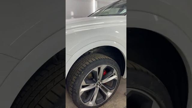 Audi Q8 - покраска деталей экстерьера и суппортов, бронирование фар, замена ремней, шумоизоляция смотреть онлайн