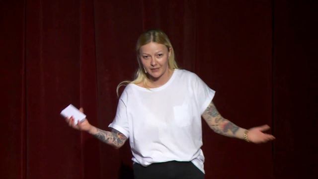 Oaia neagră - O poveste de succes | Dishy Ledán | TEDxTârguMureș смотреть онлайн