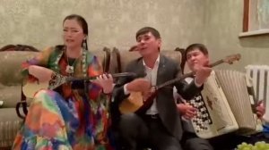 Наркенже Діншора "Ақұдайларым"