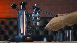 Как варить эспрессо на La Pavoni и полюбить левер? / @coffeesaurus