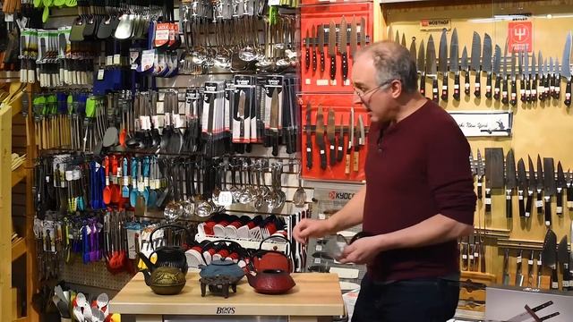 HOW TO: Use a Cast Iron Tea Pot or Tetsubin смотреть онлайн