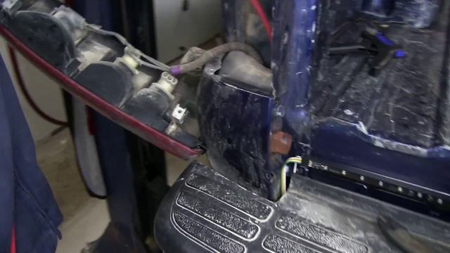 etrailer | Rampage SuperBrite LED Tailgate Light Bar Installation - 2002 Chevrolet Silverado смотреть онлайн