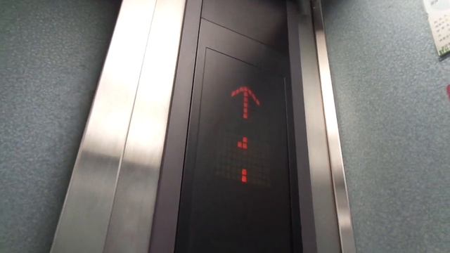 Old Early 1970s Mitsubishi Elepet (md late 2000s) Tr. Elevator@Random Bldg, Komagome, Toshima, Toky смотреть онлайн