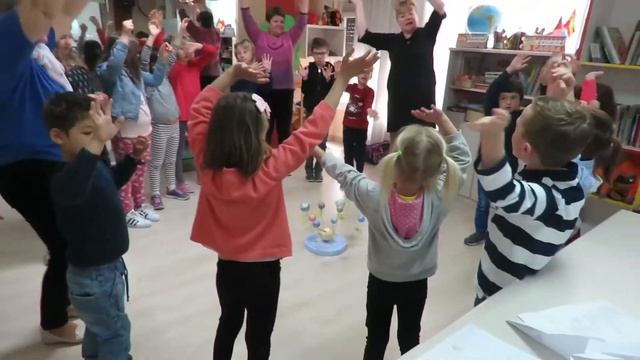 День Космонавтики в школе-студии "Парус" смотреть онлайн