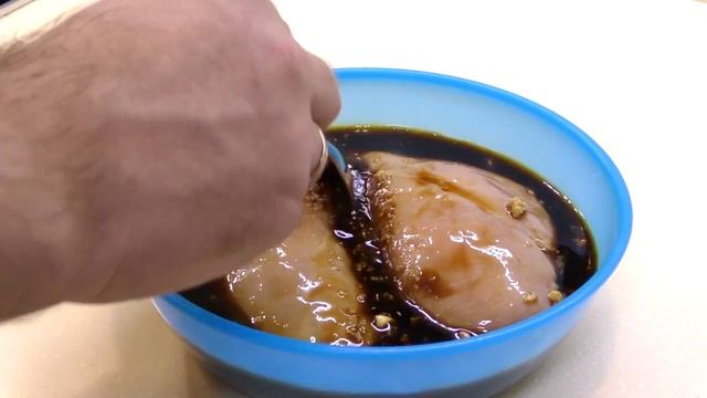 Как вкусно приготовить куриное филе ░ Рецепт запеченного куриного филе в чесночно-соевом соусе смотреть онлайн