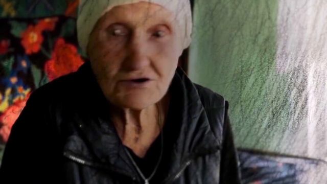 Оч Сильно. Люба давно бабушка, 80 с хвостиком... смотреть онлайн