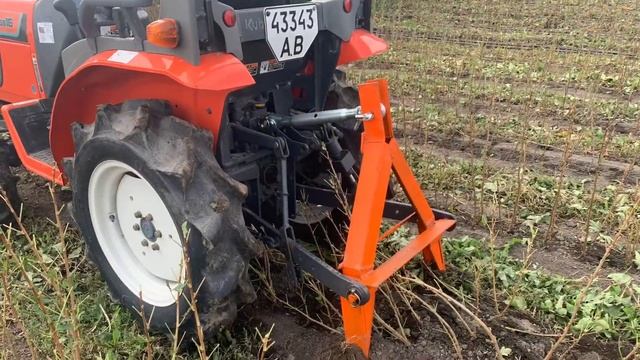Полевые испытания копалки смородины . смотреть онлайн