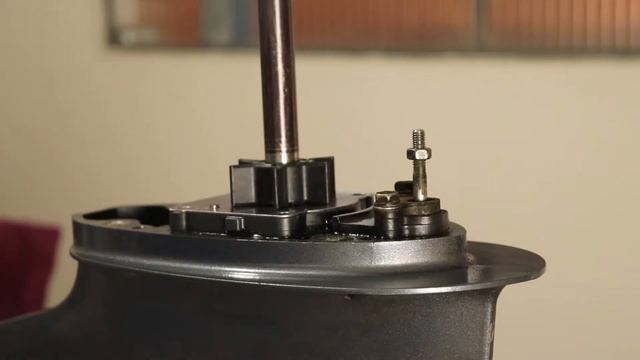 Como trocar o ROTOR da BOMBA D'ÁGUA do motor Yamaha 25 hp - How to replace a water pump impeller смотреть онлайн
