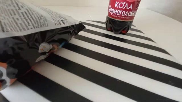 Обзор на Читос с крабом и Колу из Черноголовки смотреть онлайн