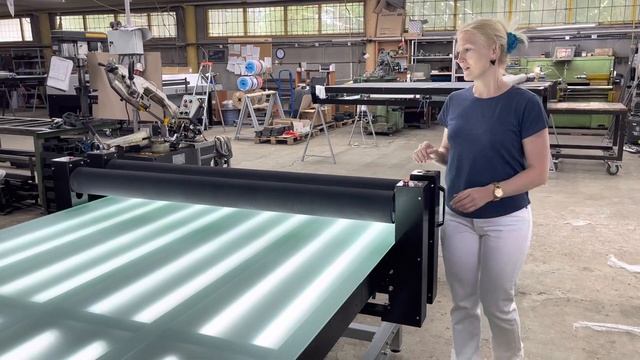 2 вала -2 независимых рабочих места. Широкоформатный планшетный ламинатор STANBER