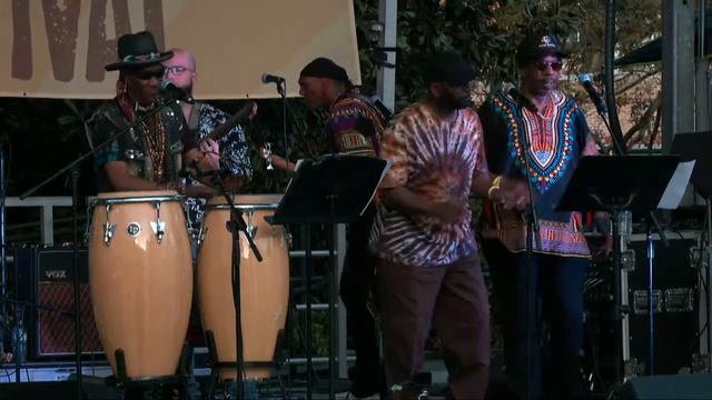 We're live with Cyril Neville featuring Omari Neville & the Fuel from the Congo Square Rhythms Fe… смотреть онлайн