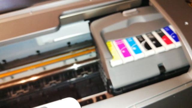 My Epson Stylus Photo R800 Doesn't Print Half Of The Colors, So Is It Clogged?