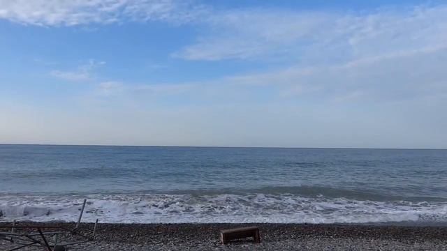 Чёрное море. Можно ли в декабре купаться и ходить в шубах? Сочи +10°C, вода t +14,2°С смотреть онлайн