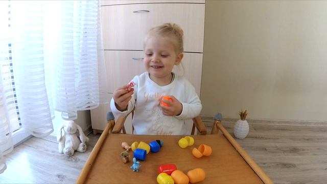 Surprise Capsules In Magic Pineapple / Волшебный фрукт с сюрпризами