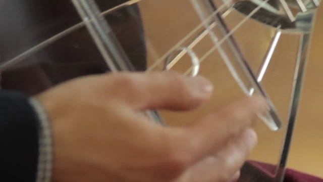 Эксклюзивная коллекция музыкальных инструментов из стекла!!Часть 1.Стеклянная балалайка смотреть онлайн