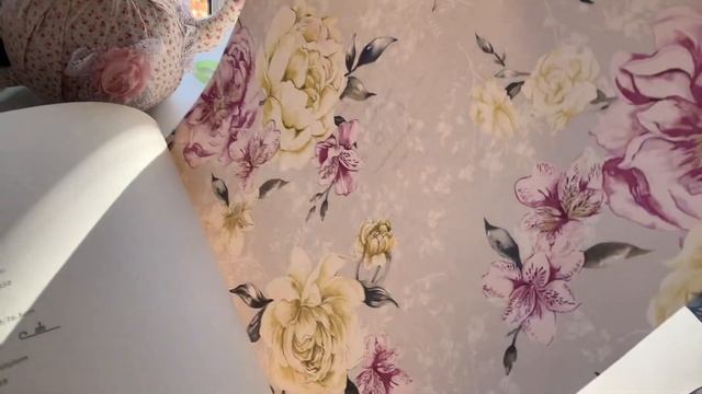 Скрапбукинг Бельгия) альбом номер 10. Рыбки, бабочки, крупные цветы, акварель яркая и нежная