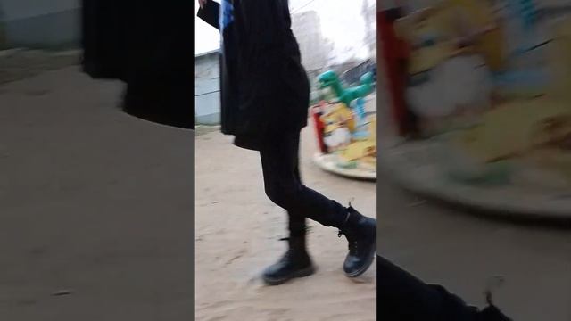 Мы гуляем с сыном прогулка. смотреть онлайн