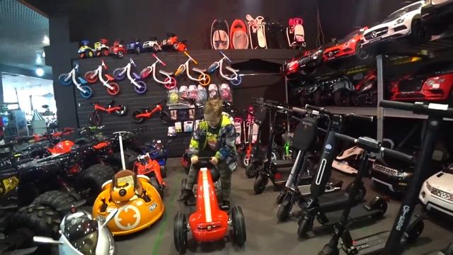 Поиск велика в ТЦ "Спортхит" смотреть онлайн