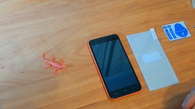 Установка защитного стекла на телефон. Самый быстрый и простой способ. смотреть онлайн