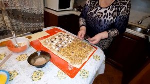 Булочки-завитушки из слоёного дрожжевого теста.