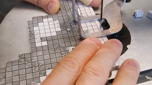 How to make a MINCRAFT GUN from paper. Do-it-yourself paper weapon. DIY MINCRAFT GUN made of paper смотреть онлайн