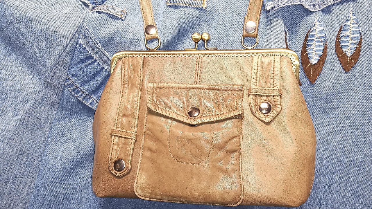 Не выбрасывайте старые кожаные куртки - шьем сумку эксклюзив смотреть онлайн