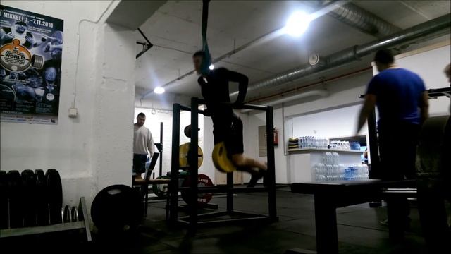 Отжимания на брусьях + 32 КГ - 17.5 раз смотреть онлайн